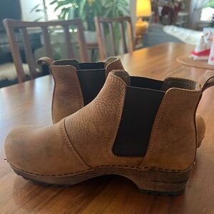 Sanita Chelsea clog booties Sz 38